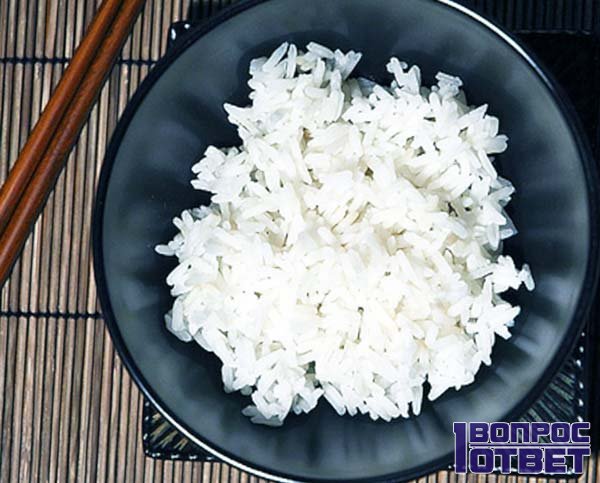 Рис для суши в миске